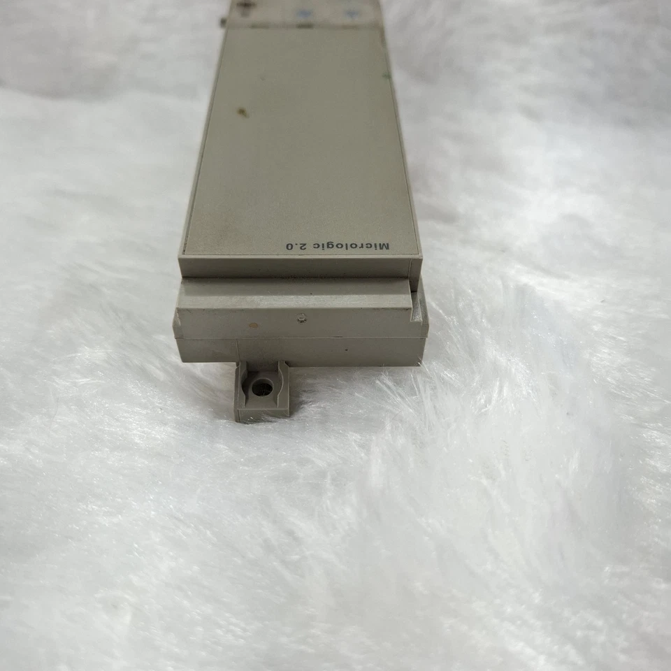 SCHNEIDER ELECTRIC MICROLOGIC 2.0 33069 AIR CIRCUIT BREAKER TRIP UNIT FAST SHIP